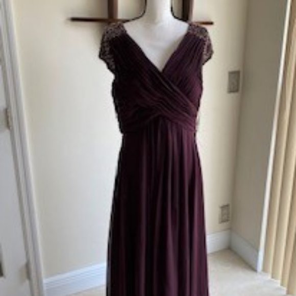 🌺 ELIZA J  Embellished Pleated Chiffon Gown - Picture 6 of 8